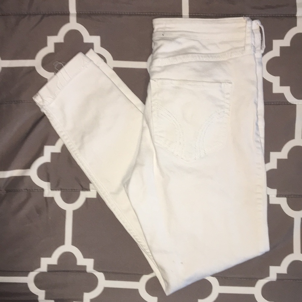 Hollister White High-Rise Distressed Crop.Sz:7/W28 - Picture 1 of 3